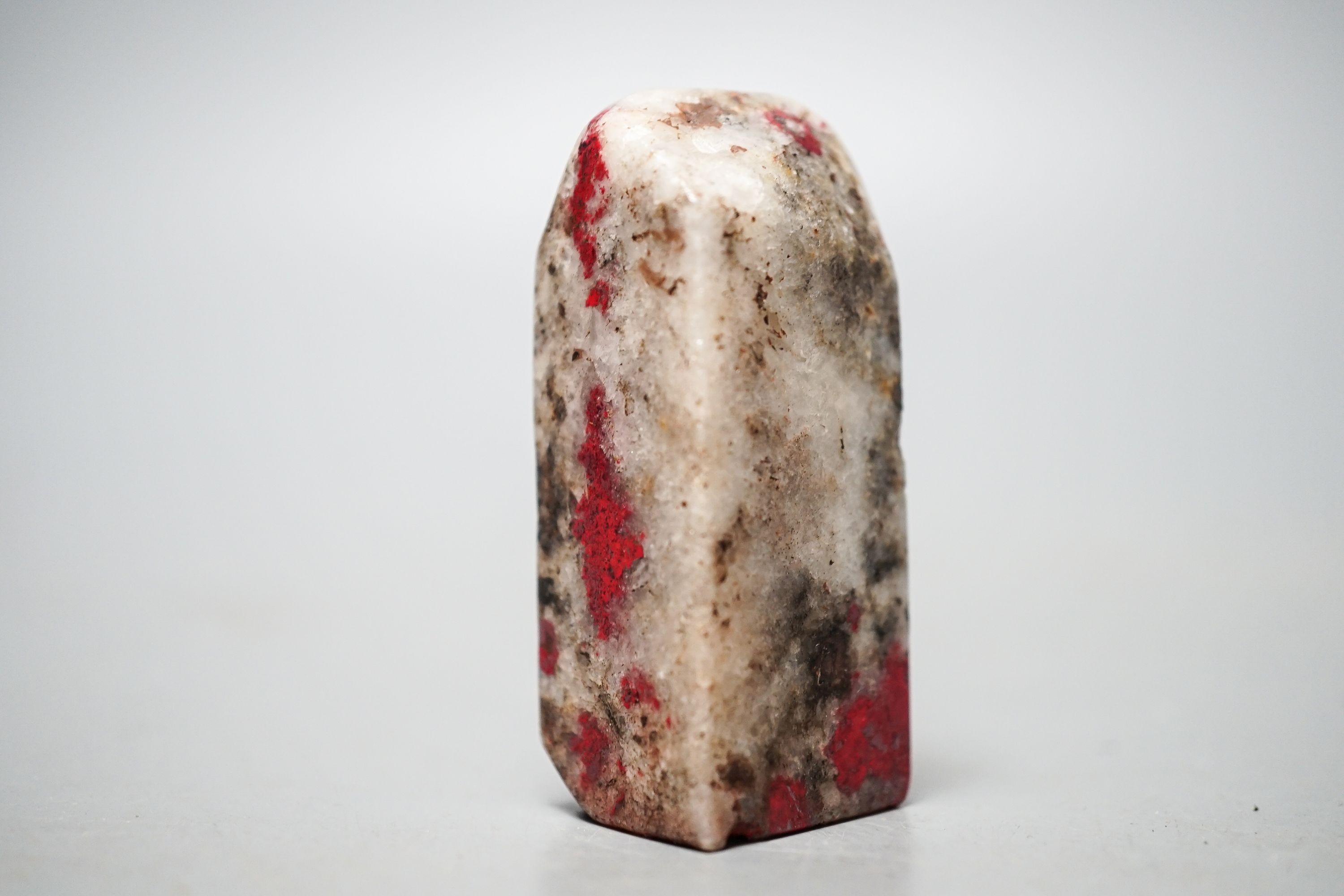 A Chinese chicken's blood soapstone seal, early 20th century 5.5cm